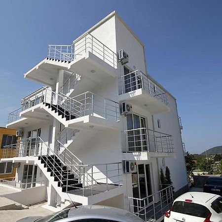Apartments Victoria 수토모레 외부 사진