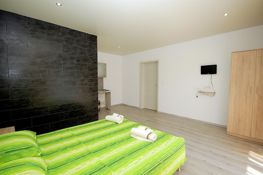 Apartments Victoria 수토모레 외부 사진