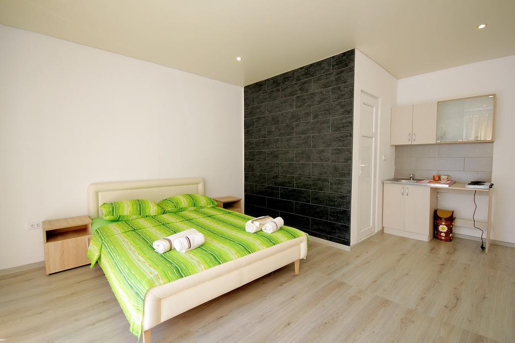 Apartments Victoria 수토모레 외부 사진