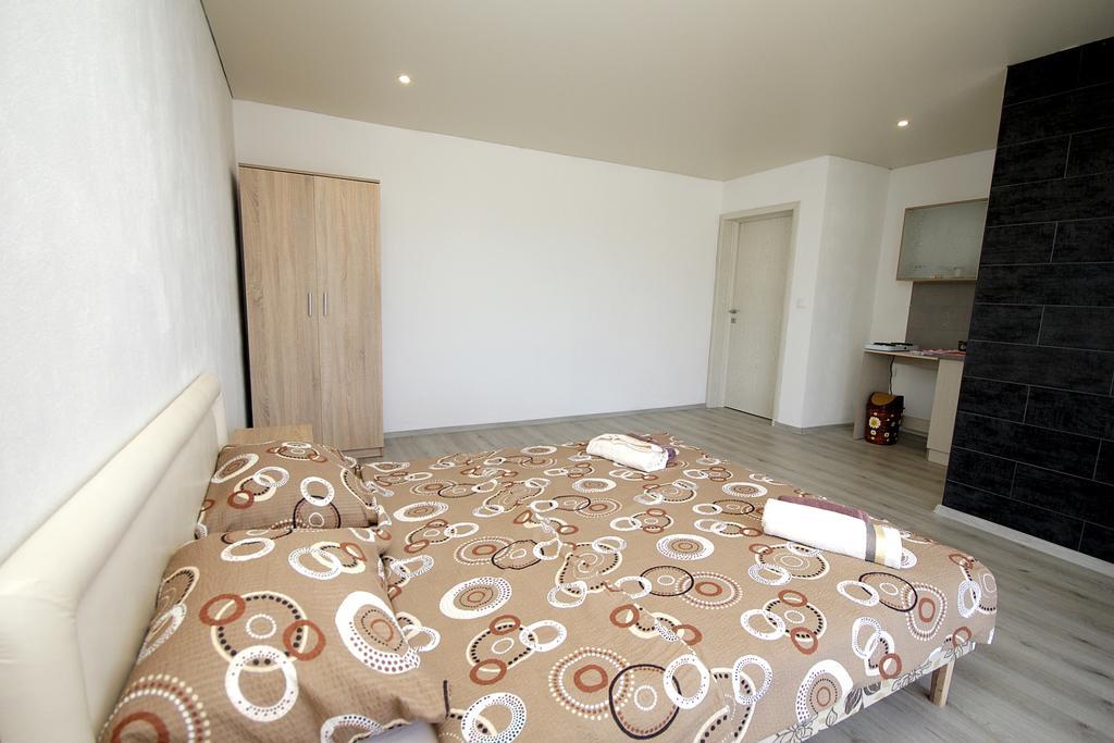 Apartments Victoria 수토모레 외부 사진